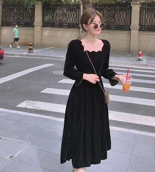 2022 Yeni kadın İlkbahar Sonbahar Mizaç Kare Yaka Siyah Kadife Uzun Kollu Yüksek Bel Orta Elbiseler Kadın Giysileri