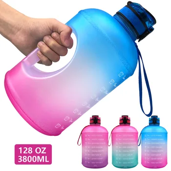 Büyük kapasiteli 1 galon spor su ısıtıcısı plastik sıçrama fincan buzlu kademeli spor uzay fincanı su şişesi su ısıtıcısı 3.78 L
