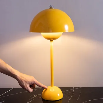 Iskandinav Renkli Masa yatak odası için lamba Oturma Odası Ev çalışma masası dekor Lambası E27 Modern Tasarımcı