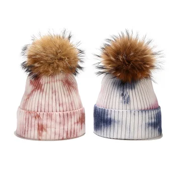 Kravat Boyalı Rakun Köpek Yün Topu Örme Şapka Kadın Sonbahar Kış Açık Rüzgar Geçirmez Kasketleri Unisex Çekirdek eğrilmiş iplik Şapka