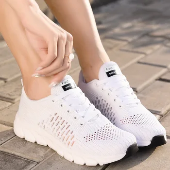 Yeni Bayan Yaz Örgü spor ayakkabılar Nefes Hollow Sneakers Lace Up düz ayakkabı Spor Salonu spor ayakkabı Maraton koşu ayakkabıları